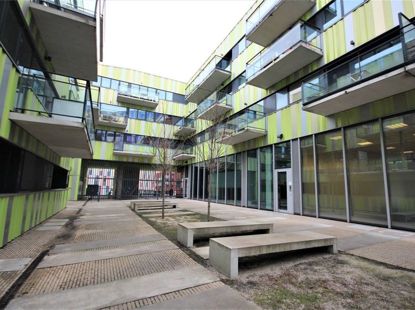 Dit moderne en instapklare appartement met twee slaapkamers in Kessel-Lo biedt comfortabele woonruimte op een uitstekende locatie. Het appartement is