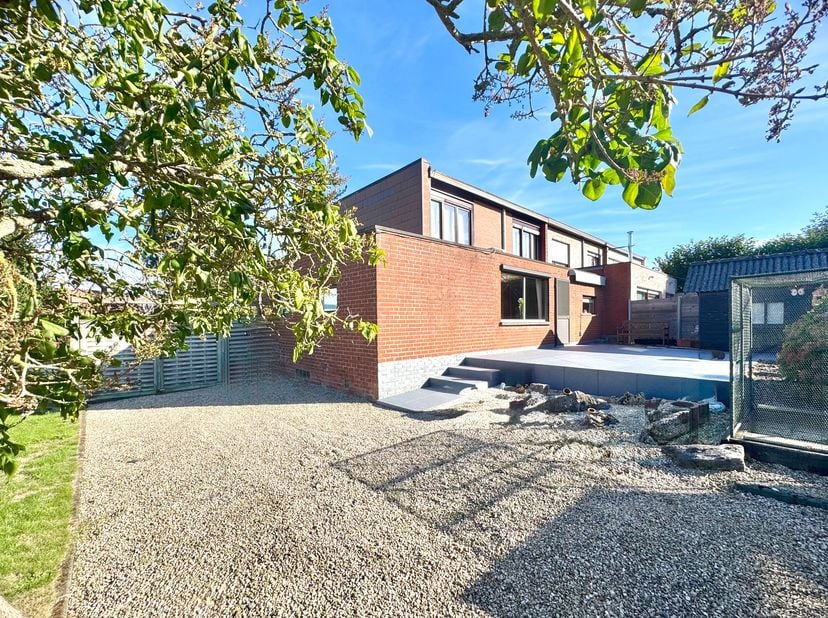 Huis te koop in Verhammelaan 1,
                    8540 Deerlijk
