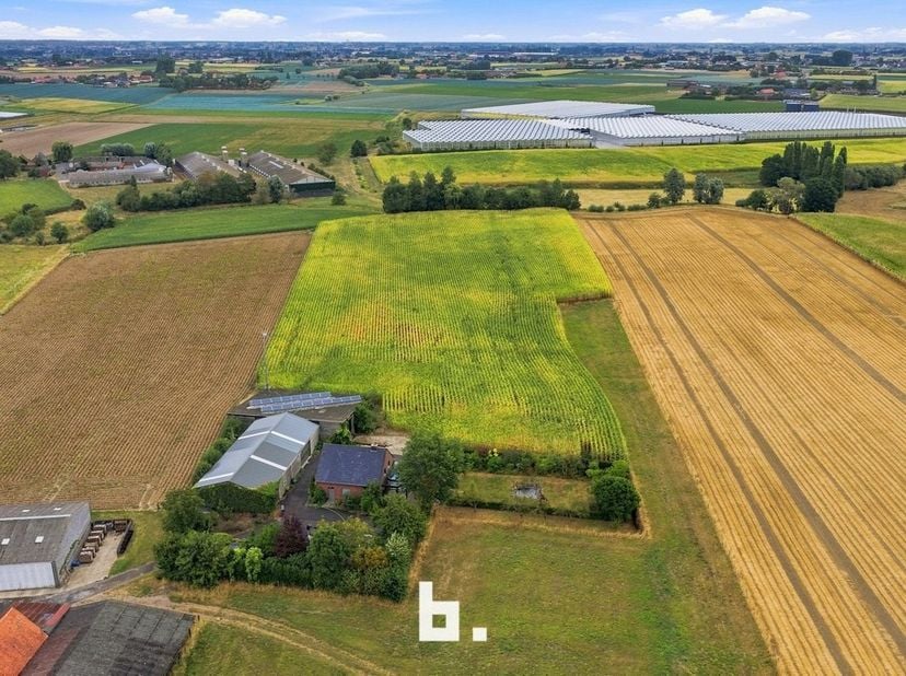 Bezoekmoment zaterdag 5 september van 10u tot 11u. Schrijf je snel in via Bricx.be<br />
<br />
Op een uitzonderlijk ruim perceel van maar liefst 23.2