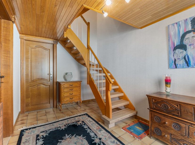 Energiezuinige bel etage woning met 3 slaapkamers, zonnepanelen, batterij, airco en ZO tuin.<br />
Gelegen in een rustige, kindvriendelijke woonwijk n