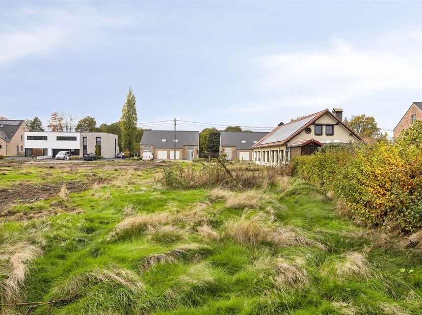 TE KOOP: Bouwgrond van 5a76ca voor halfopen bebouwing te Paal! <br />
Deze bouwgrond voor halfopen bebouwing is gunstig gelegen in de Meelbergstraat