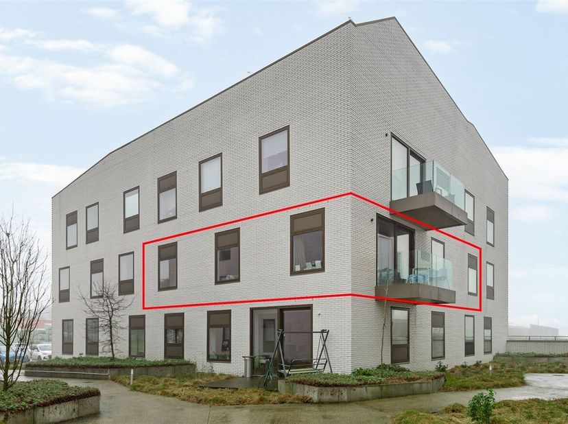 Ligging: Het appartement op Molenheide in Breendonk ligt in een groene, rustige omgeving met vlotte verbindingen naar Mechelen en Antwerpen. Ideaal vo