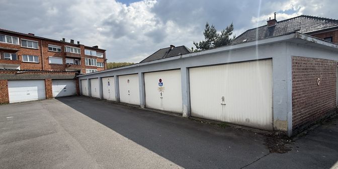 Garage te koop in Villalaan, 1601 Ruisbroek