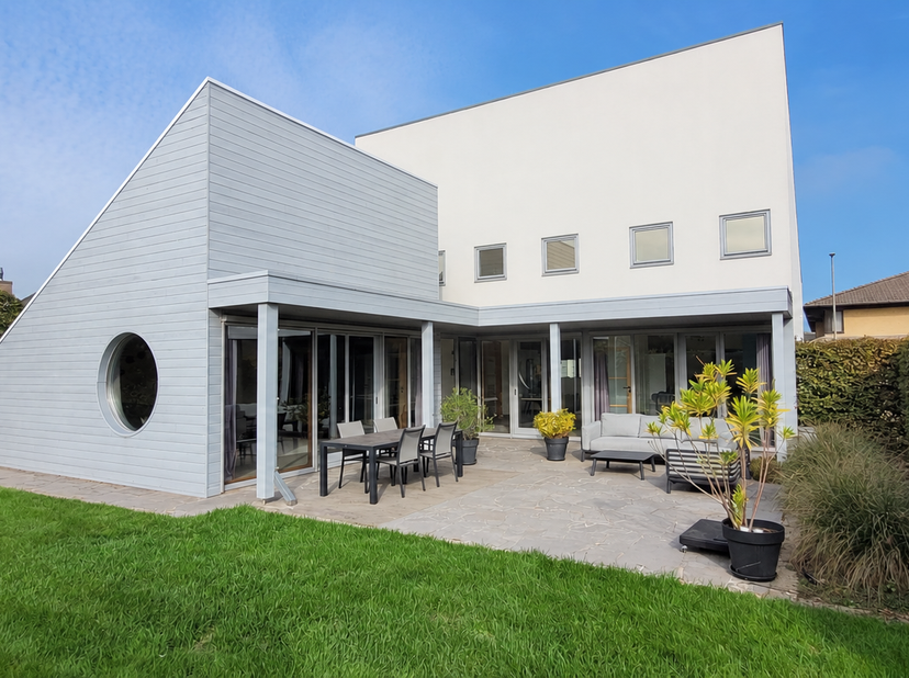 Huis te koop in Koning Leopold III-laan 23,
                    9080 Lochristi