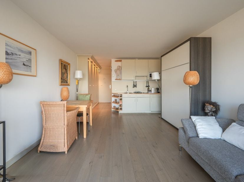 Appartement te koop in Zeedijk-Heist 213 bus I3,
                    8300 Knokke
