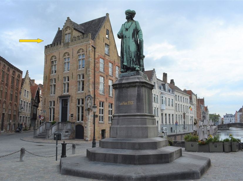 Uitzonderlijk duplex-appartement  Genhof 2 - 04.01 - 8000 Brugge. Dit appartement geniet een uniek uitzicht op zowel de Reien als  het Jan Van Eyckple