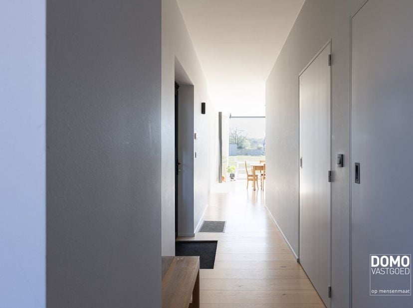 Heeft u interesse? Bekijk deze woning op onze website http://www.domovastgoed.be of contacteer ons op het nummer 011/96.49.96<br />
Deze stijlvolle op