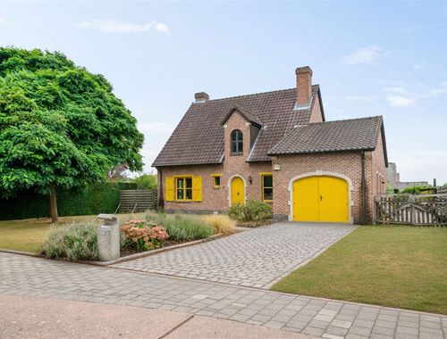                                         Eengezinswoning te koop in Emblem, € 475.000

