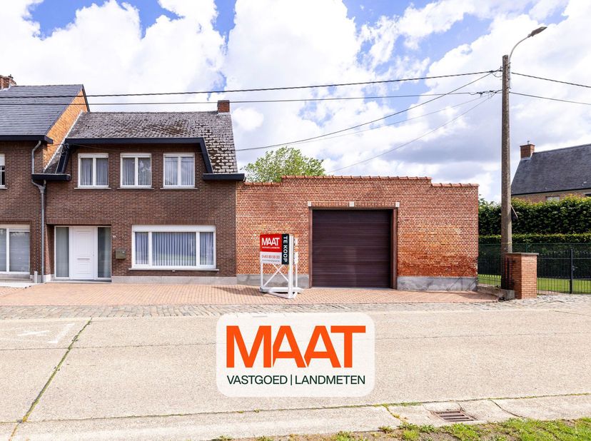 Op een rustige locatie in Wiekevorst bevindt zich deze ruime woning met een groot magazijn, ideaal voor wie op zoek is naar extra opslagruimte, een ho