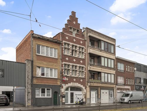                                         Handelsgelijkvloers te huur in Merksem, € 1.950
