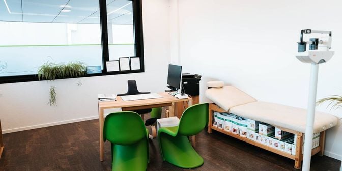 Bedrijfsvastgoed te huur in Diksmuidsesteenweg 346, 8800 Roeselare