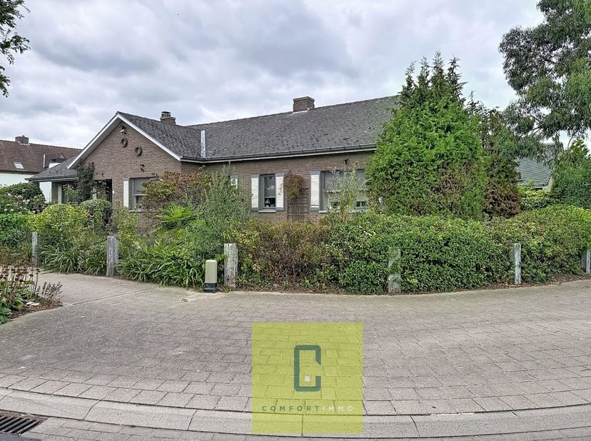 Huis te koop in Poelstraat 39,
                    8020 Oostkamp