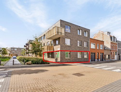                                        Rez-de-chaussée commercial à louer à Hoboken, € 900
