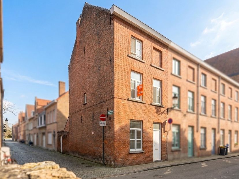 Maison à vendre à Beenhouwersstraat 77,
                    8000 Brugge