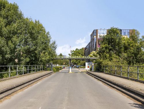                                         Bureaux à louer à Anderlecht, € 5.583
