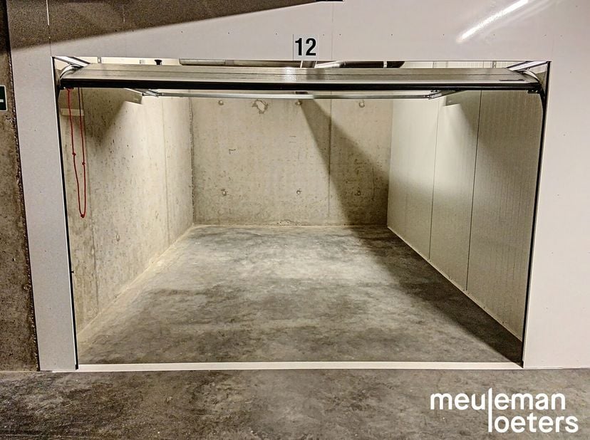 Garage à louer à Kortrijksestraat 47 boîte G12,
                    8020 Oostkamp