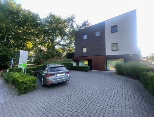                                         Kantoorruimte te huur in Genk, € 450

