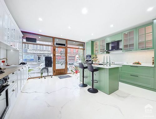                                         Handelspand te koop in Schaarbeek, € 450.000
