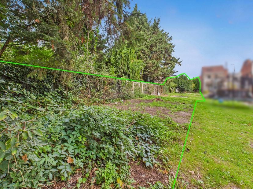 Terrain à bâtir de 500 m² proche de la ville et de toutes commodités<br />
Description :<br />
Idéalement situé à proximité immédiate de la ville et d
