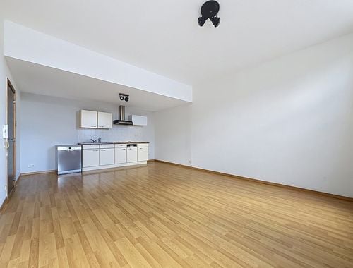                                         Appartement te huur in Hannut, € 680
