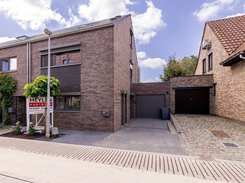 Energiezuinige woning met 4 slaapkamers op een toplocatie te Heist-op-den-Berg! Gelegen op een toplocatie te Heist-op-den-Berg, rustig, in een doodlop