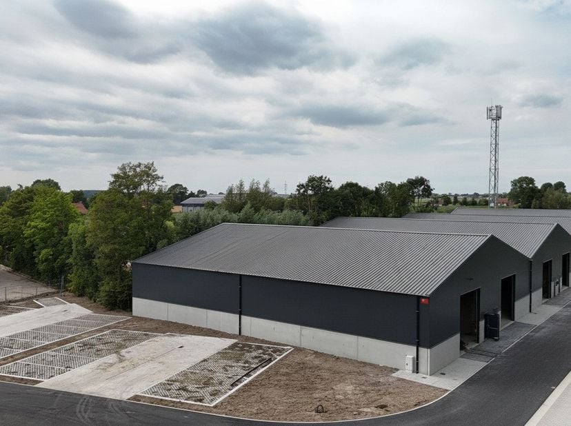 Op zoek naar een slimme investering of een nieuwe locatie voor je onderneming? <br />
Ontdek deze gloednieuwe KMO-units in Werken (Kortemark), strateg