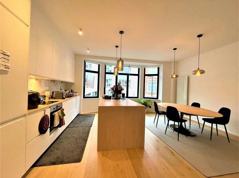 Bien présenté par Maia Zinchenko: maia.zinchenko@victoire.be<br />
Victoire-Junot vous présente en exclusivité: Ixelles, entre les Etangs et l'avenue