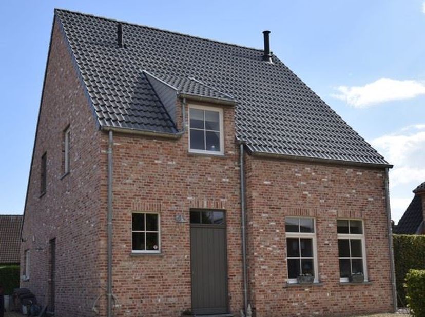 TE KOOP in OUDENAARDE ( HEURNE ) Sterrestraat 7 lot 3Prachtig gelegen perceel bouwgrond voor het bouwen van open bebouwing.Lot 3 : Opp. :  +/-  952 m²