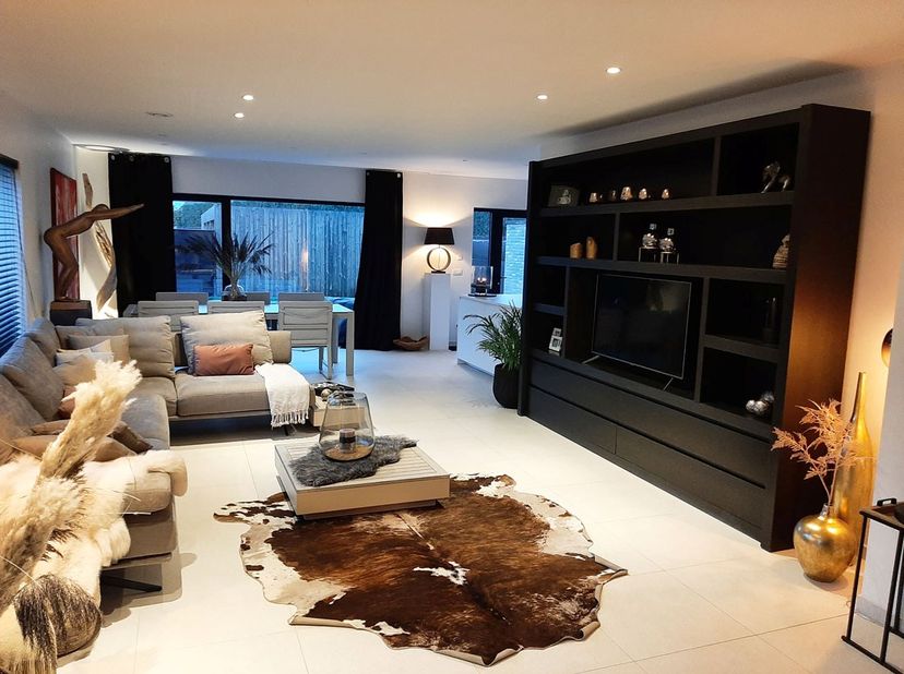 Moderne nieuwbouw woning te Heusden Zolder.<br />
<br />
Deze BEN woning werd afgewerkt met hoogwaardige materialen en oog voor detail. Het pand is ui