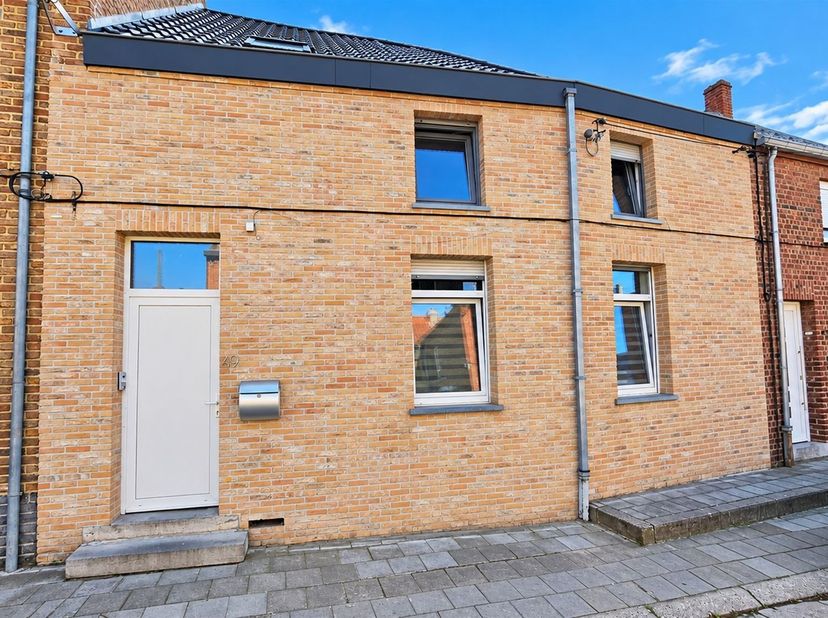 Maison à vendre à ,
                    7370 Wihéries