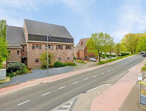                             Bien commercial à vendre à Neeroeteren
