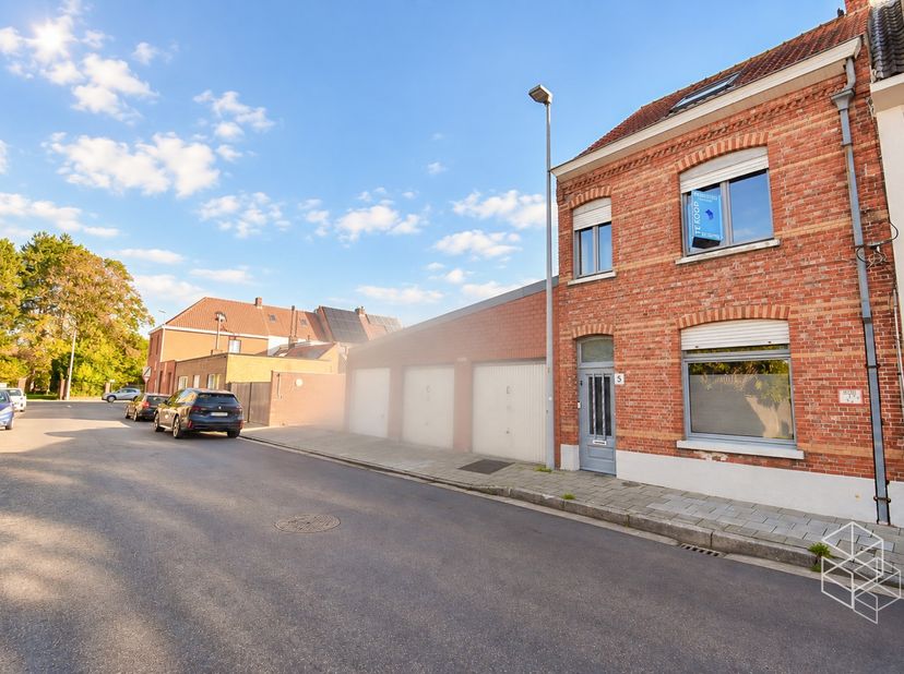 Huis te koop in ,
                    8310 Assebroek