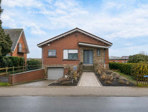                                         Bungalow à vendre à Lantin, € 295.000
