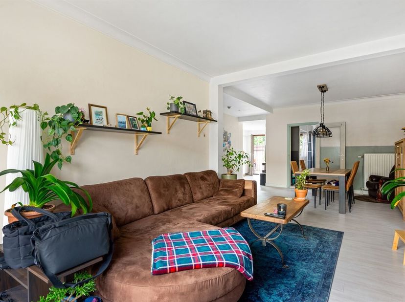 Instapklaar gelijkvloers appartement met garage en zonnig terras<br />
Gelegen op een vlot bereikbare locatie in Hemiksem, nabij winkels, openbaar ver