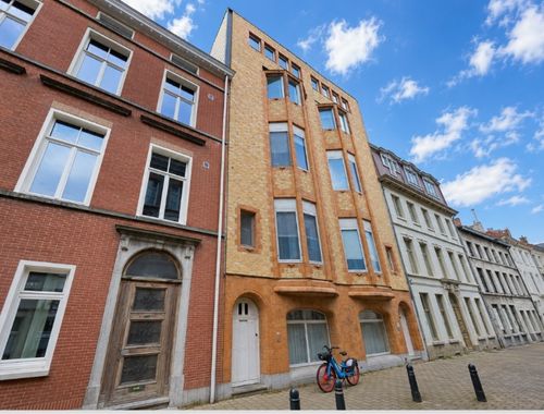                                         Studio te huur in Gent, € 695
