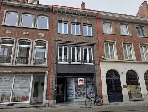                                         Bureaux à louer à Tournai, € 1.200
