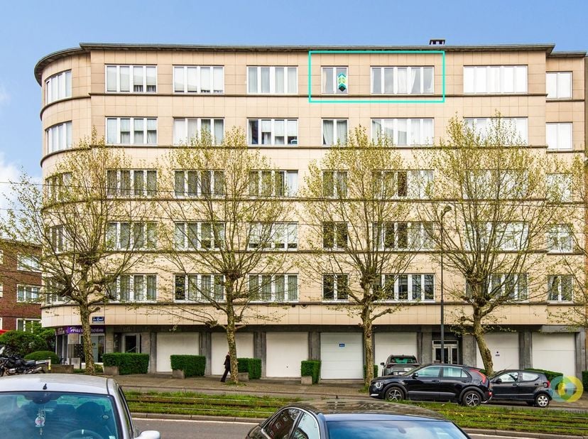 Gelegen in een aangename en residentiële buurt in Jette, geniet dit appartement van een uitstekende ligging met tal van groene ruimtes en voorzieninge