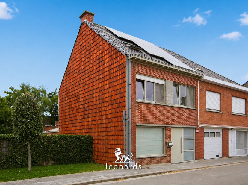 Huis te koop in Kasteelstraat 33,
                    8531 Hulste