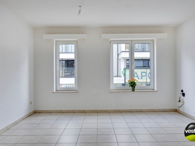 Dit instapklaar appartement is gelegen op de eerste verdieping van een kleinschalig gebouw uit 1999 en heeft een bewoonbare oppervlakte van ca. 64 m²