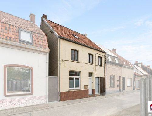                                         Maison à vendre à Oostrozebeke, € 148.000
