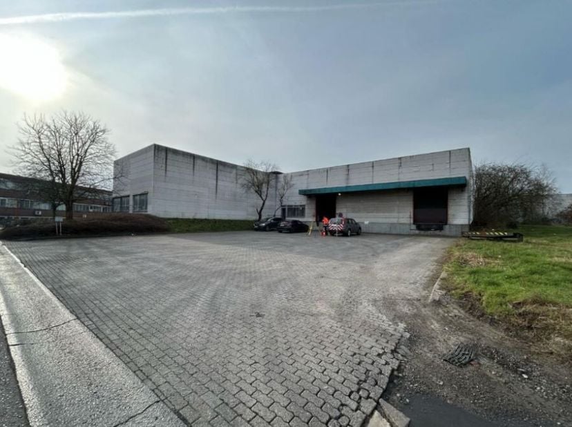 Bien professionnel à louer
                    à 2321 Meer