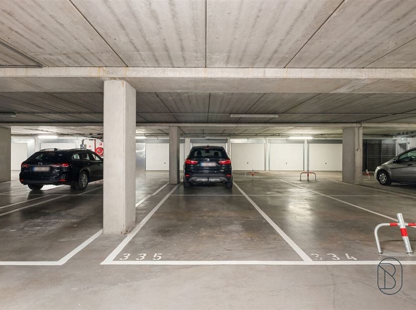 Praktische staanplaats op een topligging in Roeselare - De Munt! <br />
Bent u op zoek naar veilige en betrouwbare parkeeroplossing? Deze topgelegen s