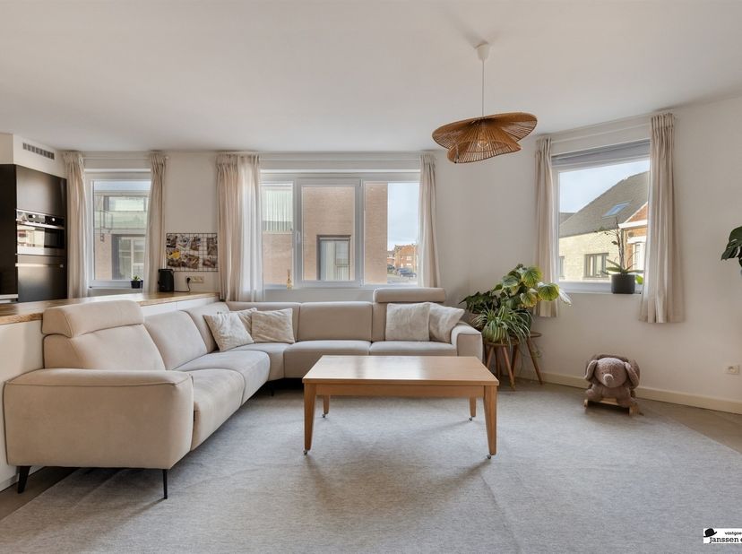 Op zoek naar een top triplex appartement met EPC A met bijna alle voordelen van een woonhuis? De recente en lichte woning biedt meer dan je zou verwac