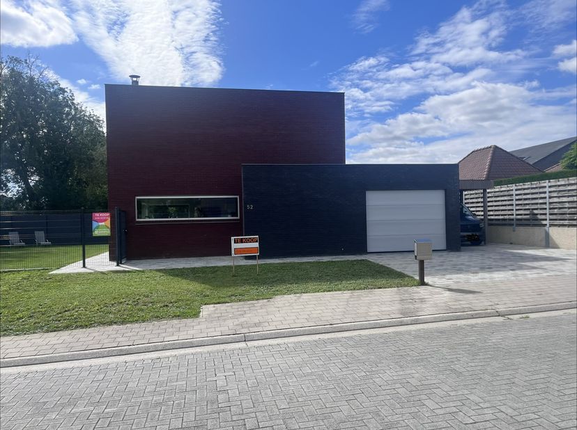 Huis te koop in Disbos  52,
                    8970 Reningelst