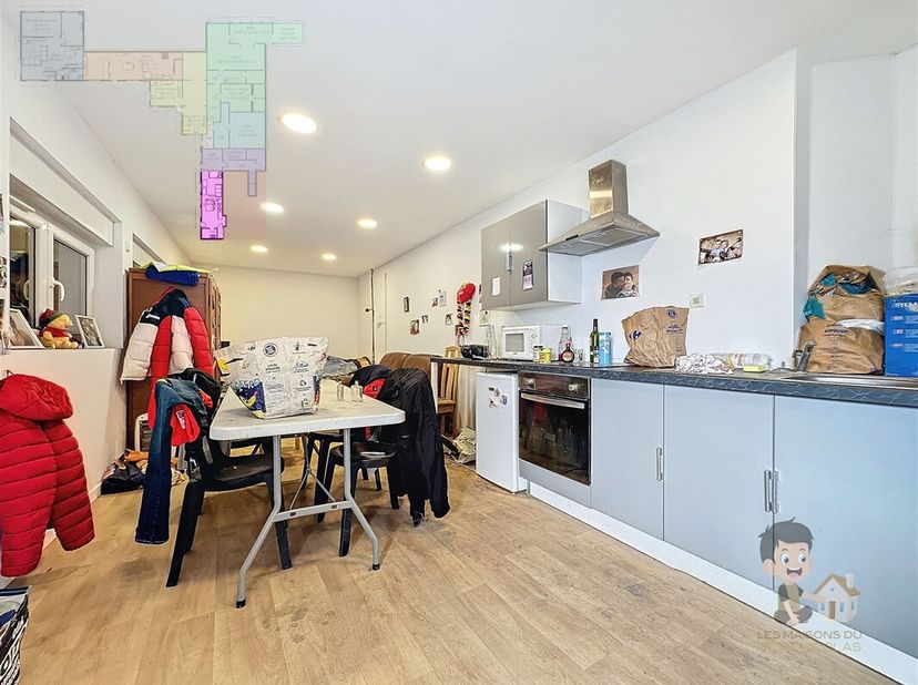 Studio te koop in Courcelles - Ideaal om te investeren<br />
Dit compacte en functionele studio-appartement ligt in Courcelles, dicht bij voorzieninge