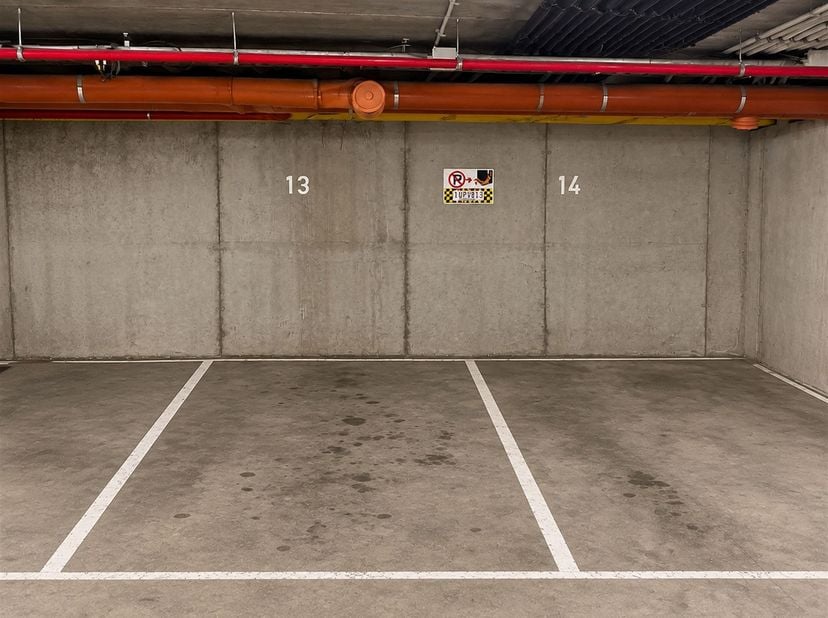 Garage te koop in Oudesteenweg 29-33 bus P13,
                    2060 Antwerpen