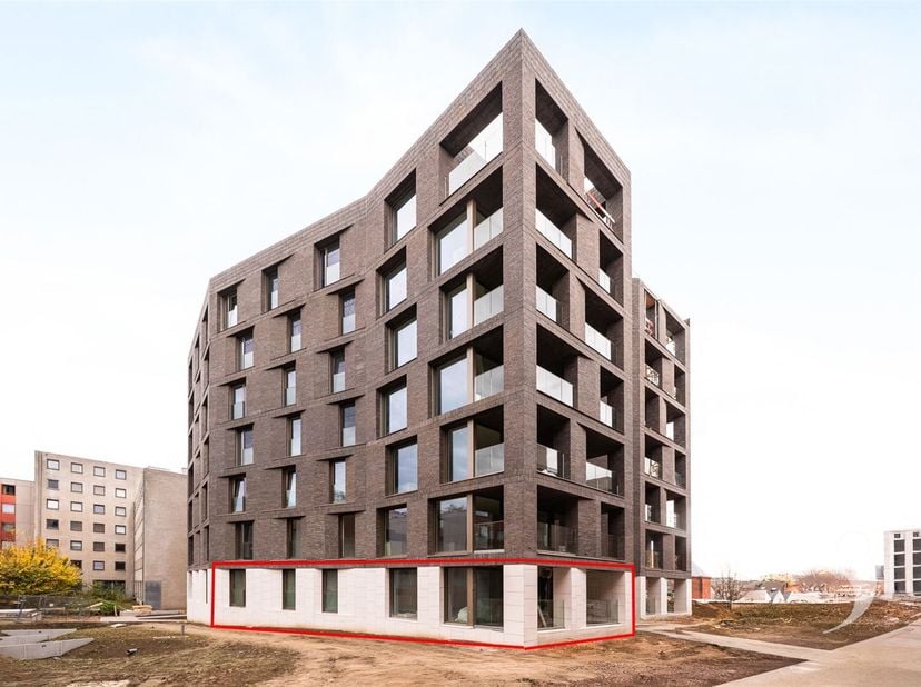 Découvrez ce nouvel appartement de grande qualité avec deux chambres à coucher, situé dans le prestigieux projet Burenberg à Louvain. Cet appartement