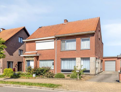                                         Woning te koop in Hoevenen, € 345.000
