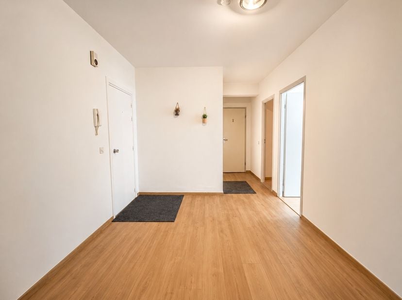 Lichtrijk en ruim appartement, met als eyecatcher de grootte van het terras. Residentie Karekiet is de ideale plek voor wie rust en ruimte zoekt in ee