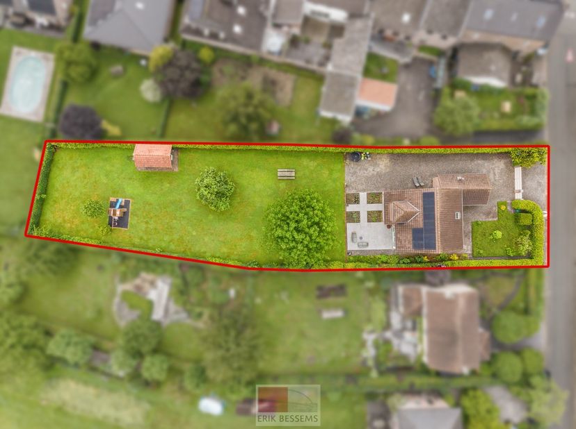 Instapklare gezellige vrijstaande woning met een woonopp. van circa 185 m2 op een perceel van 17a53ca.<br />
De woning is in 2022 gerenoveerd en heeft